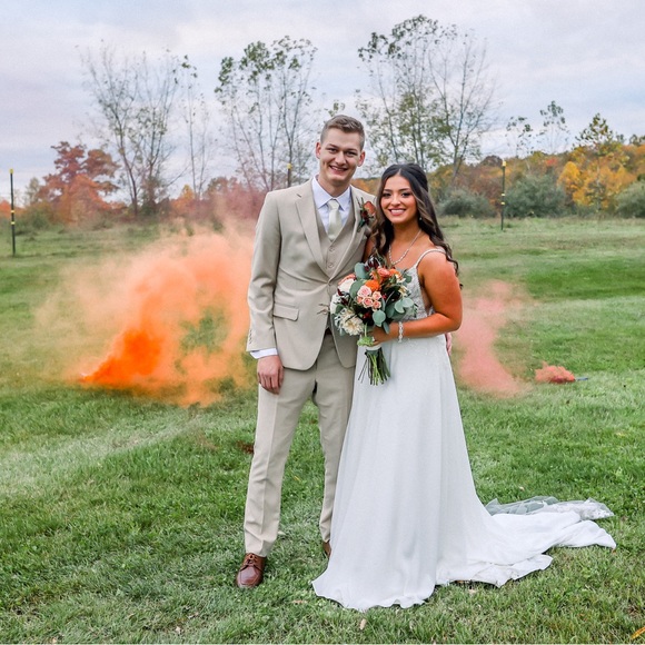 Meet your Posher, Kyle and Jillian - Picture 3 of 4